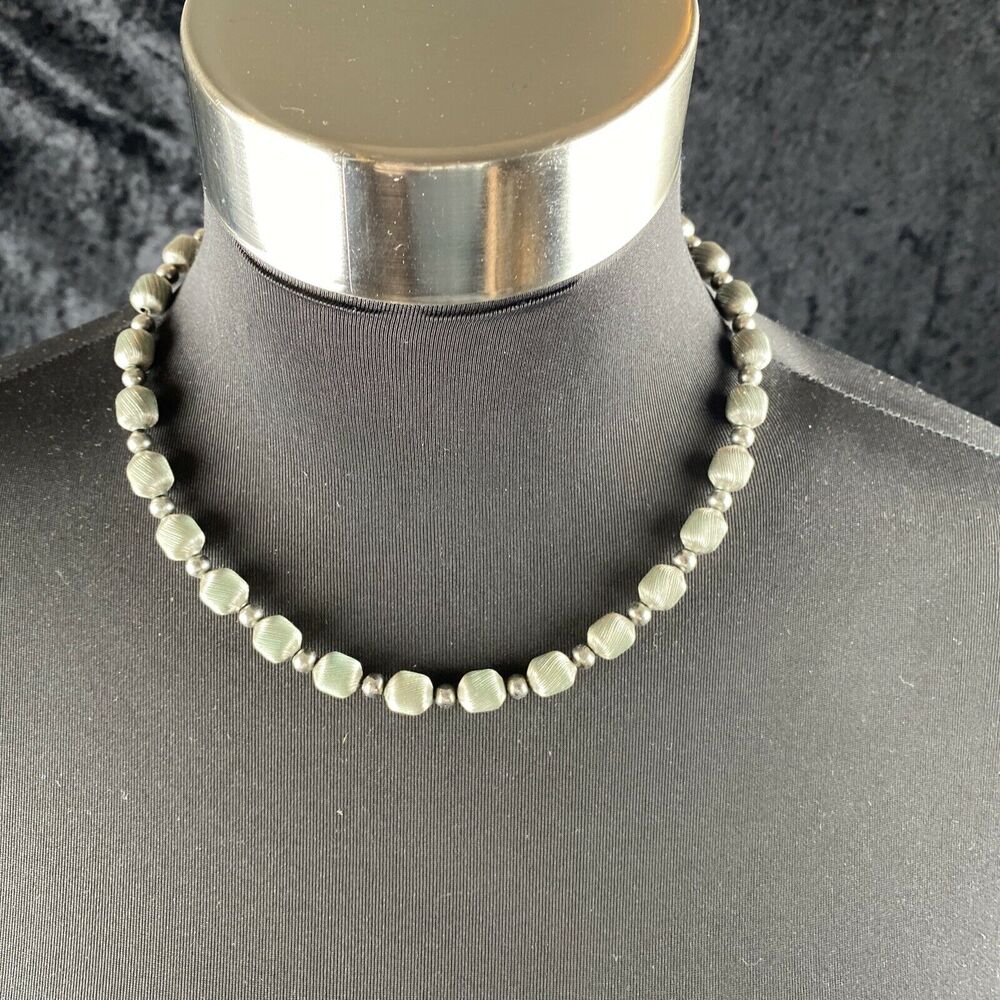 Vintage Whiting & Davis‎ Co Womens Ribbed Brushed Silver Tone Beaded Necklace